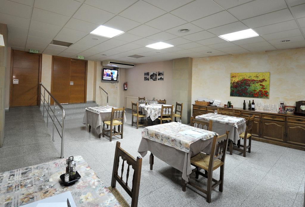 Hostal La Carrasca Monzón Zewnętrze zdjęcie