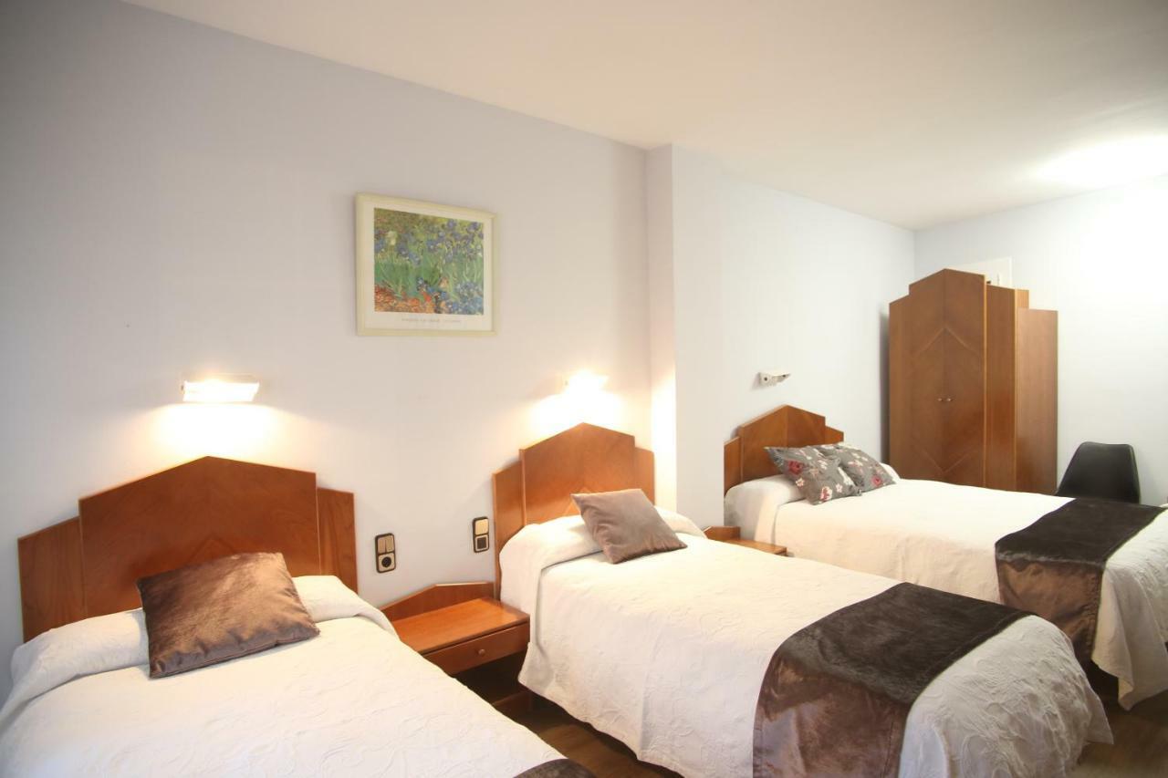 Hostal La Carrasca Monzón Zewnętrze zdjęcie