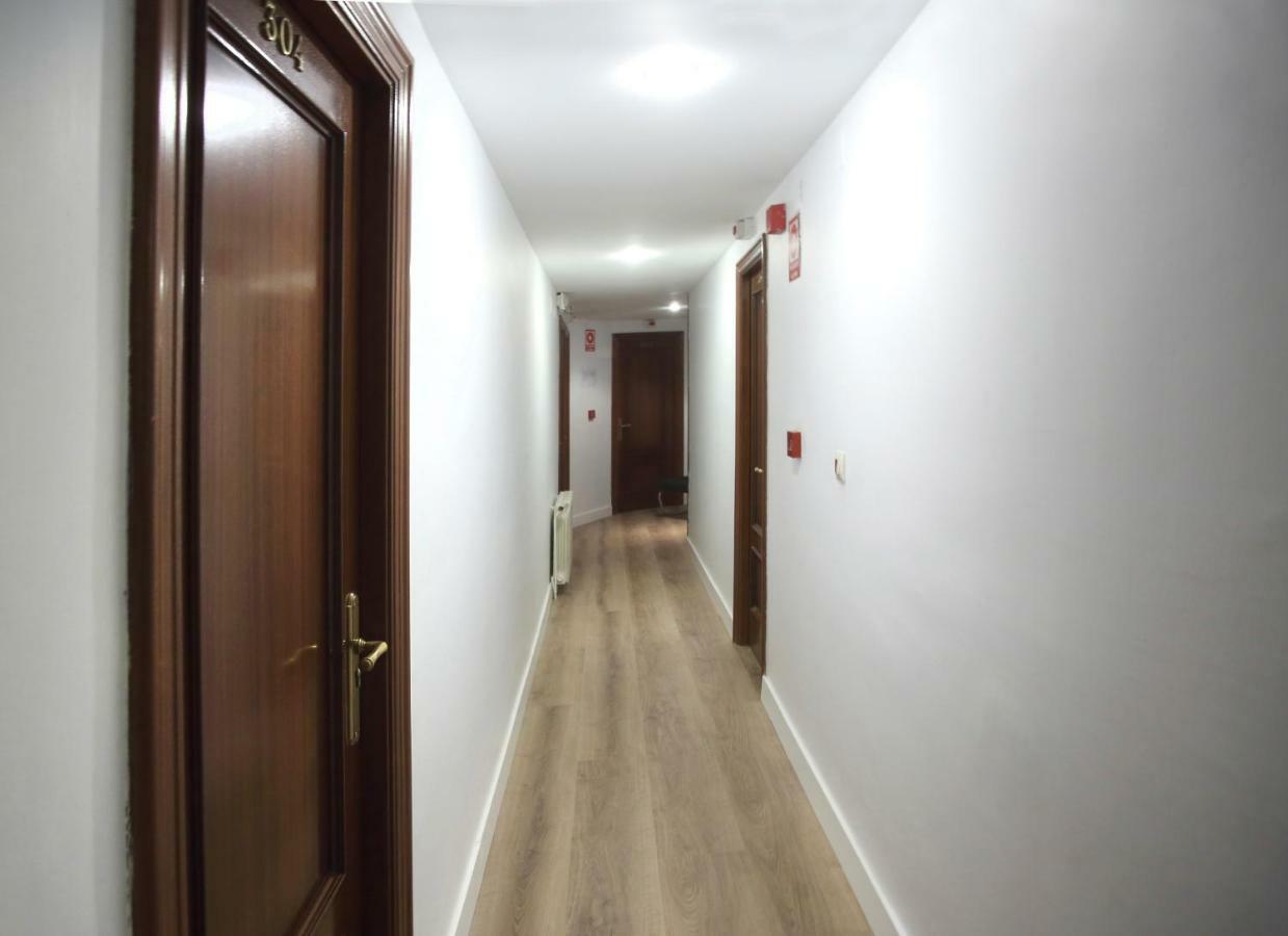 Hostal La Carrasca Monzón Zewnętrze zdjęcie