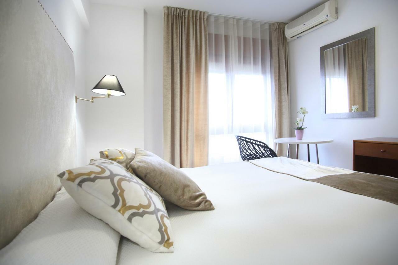 Hostal La Carrasca Monzón Zewnętrze zdjęcie